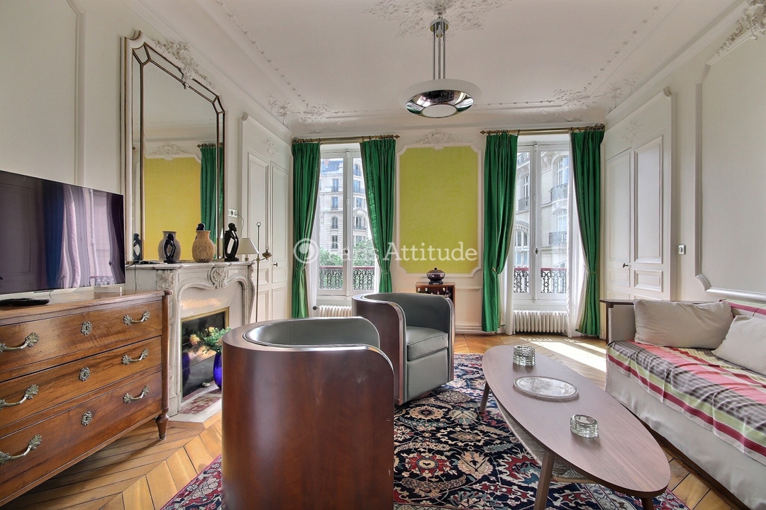 Location Appartement meublé 3 Chambres - 109m² - Place de Clichy - Paris